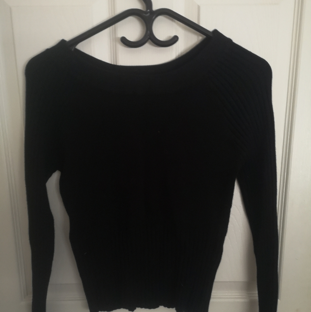 Fitted black long sleeve